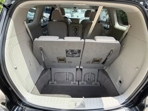 Used 2019 Kia Sedona LX FWD image 36