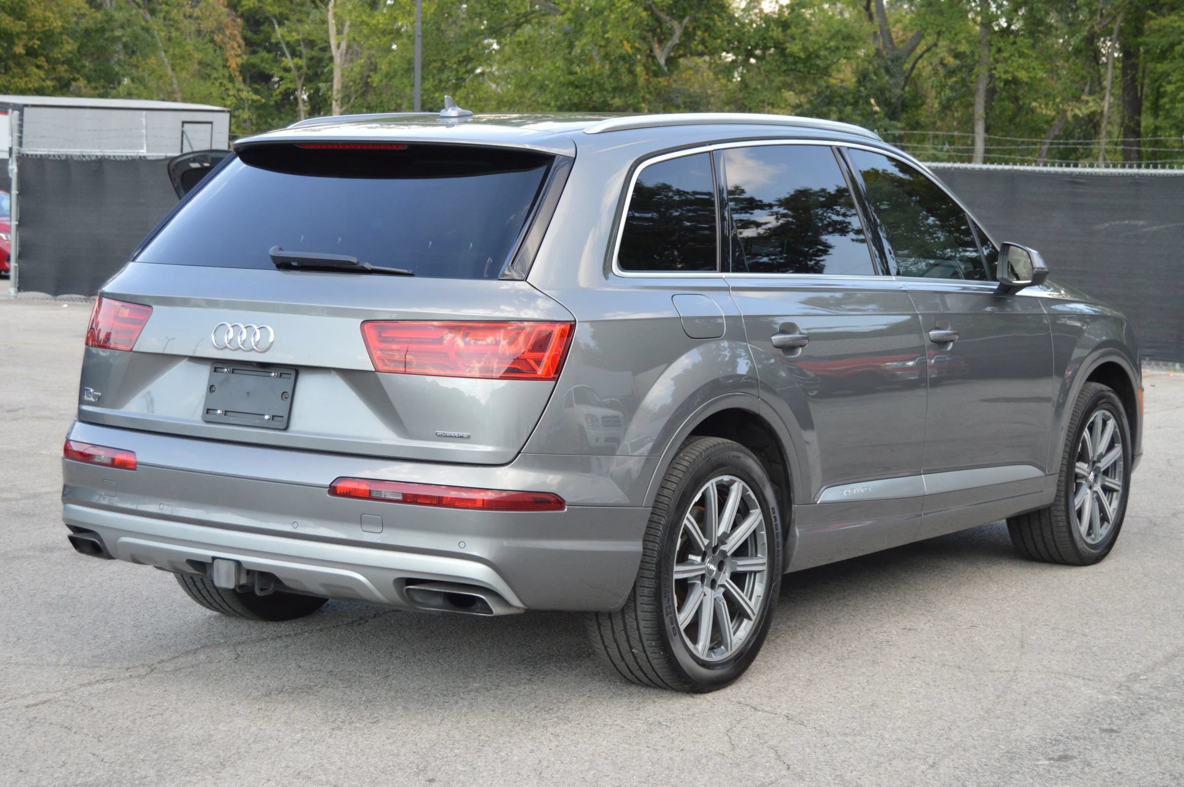 Used 2017 Audi Q7 2.0T Premium Plus w/ Premium Plus Package AWD/4WD image 6