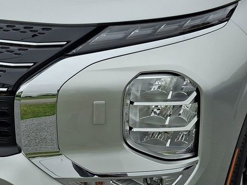 Used 2024 Mitsubishi Outlander SE AWD/4WD image 10