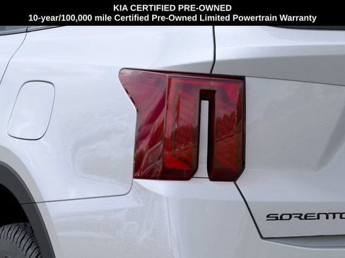 Certified 2025 Kia Sorento SX Prestige AWD/4WD image 11