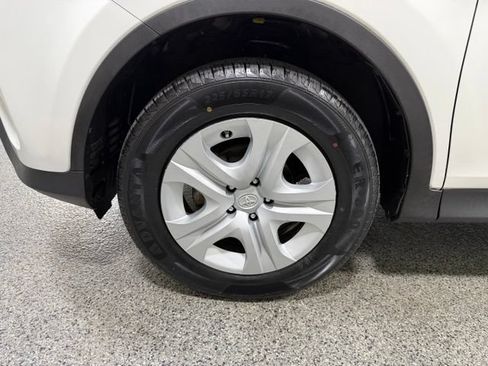 Used 2015 Toyota RAV4 LE AWD/4WD image 25