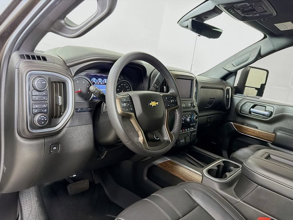 Used 2020 Chevrolet Silverado 2500 High Country w/ Technology Package AWD/4WD image 10