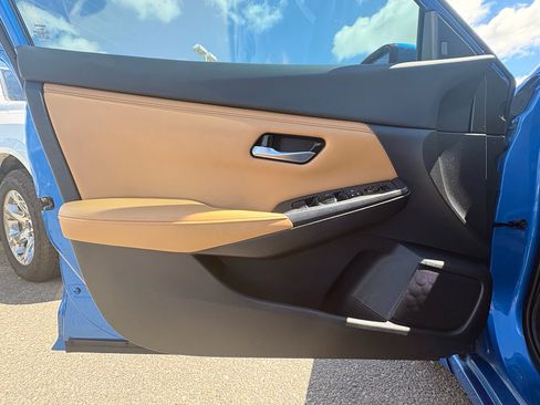 Used 2021 Nissan Sentra SV w/ SV Premium Package FWD image 13