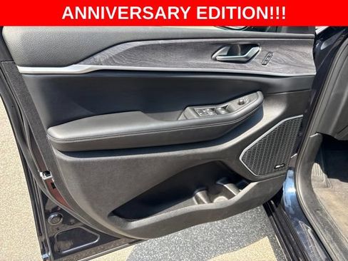Used 2023 Jeep Grand Cherokee 30th Anniversary AWD/4WD image 20