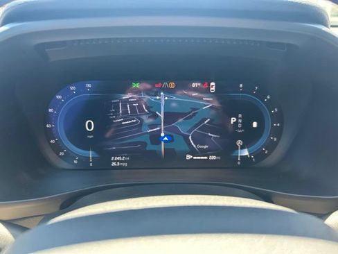 Used 2025 Volvo XC40 B5 Plus AWD/4WD image 21