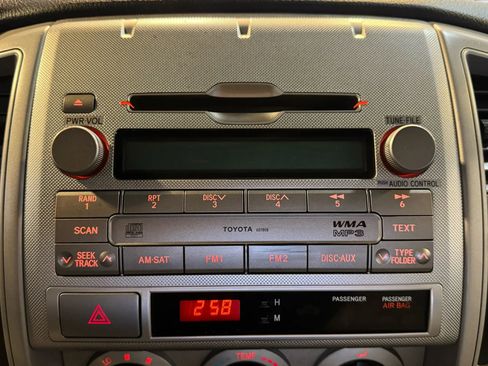 Used 2011 Toyota Tacoma Pickup 4D 6 ft w/ TRD Off-Road Pkg image 19