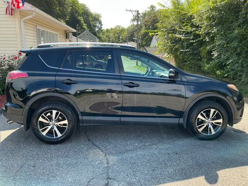 Used 2016 Toyota RAV4 XLE AWD/4WD image 6