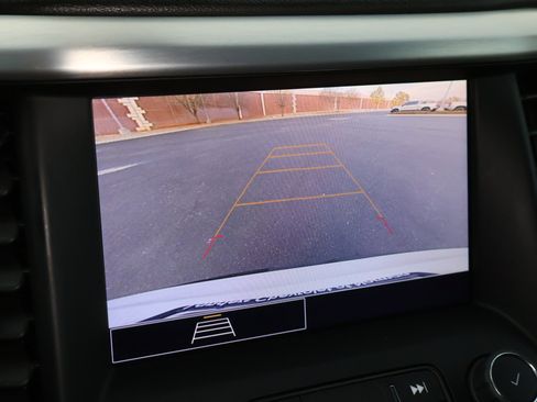 Used 2023 GMC Acadia SLE image 5