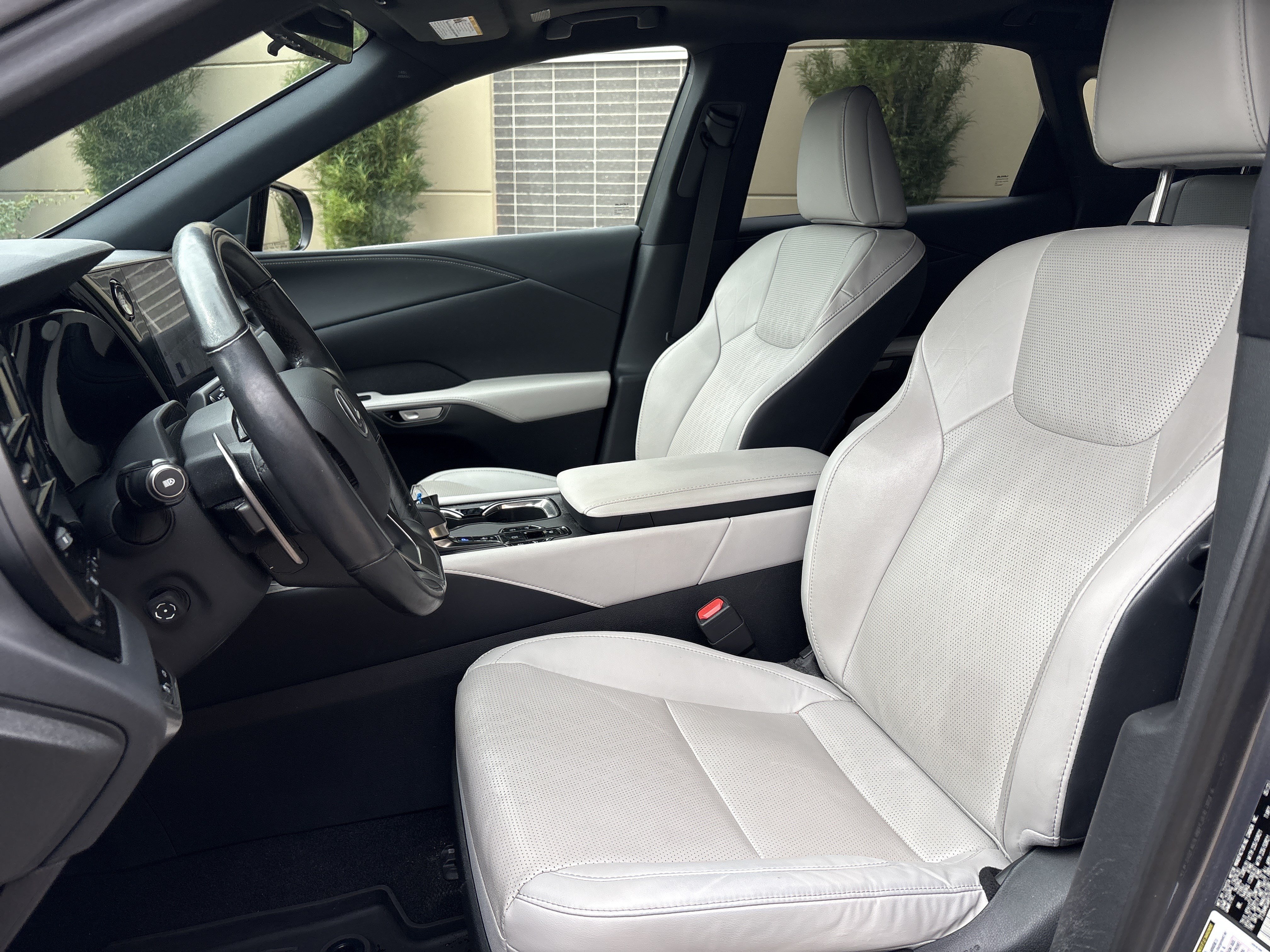 Used 2023 Lexus RX 350 Premium Plus w/ Cold Area Package AWD/4WD image 16