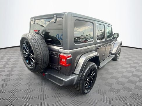 Used 2022 Jeep Wrangler Unlimited Sahara AWD/4WD image 6