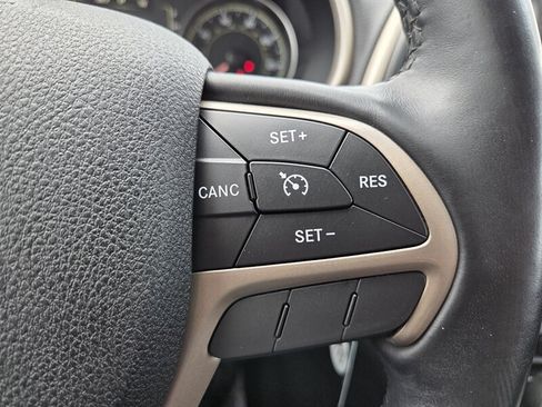 Used 2014 Jeep Cherokee Latitude w/ Cold Weather Group AWD/4WD image 15