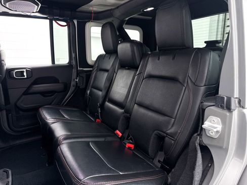 Used 2022 Jeep Wrangler Unlimited Rubicon w/ LED Lighting Group AWD/4WD image 29