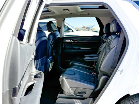 Used 2021 Hyundai Palisade Limited image 19