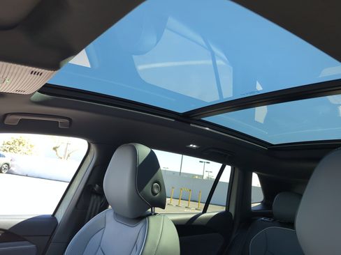 New 2026 Volkswagen Tiguan SEL R-Line image 32