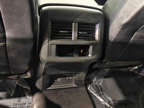 Used 2021 Volkswagen Atlas SE image 30