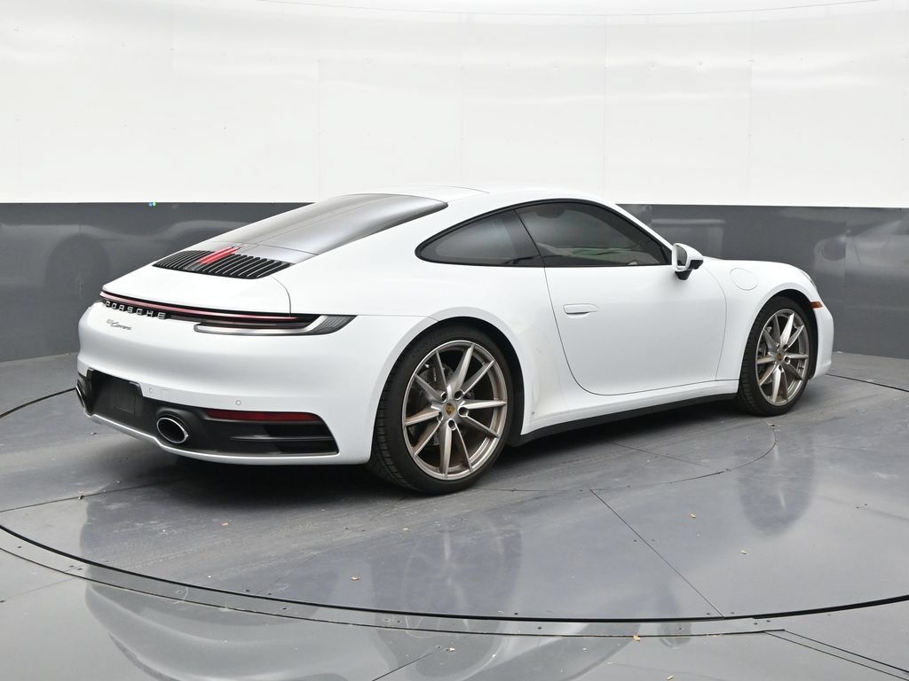 Used 2022 Porsche 911 Carrera RWD image 5