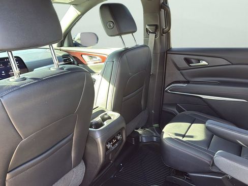 Used 2025 Chevrolet Traverse Z71 w/ Driver Confidence Package image 29