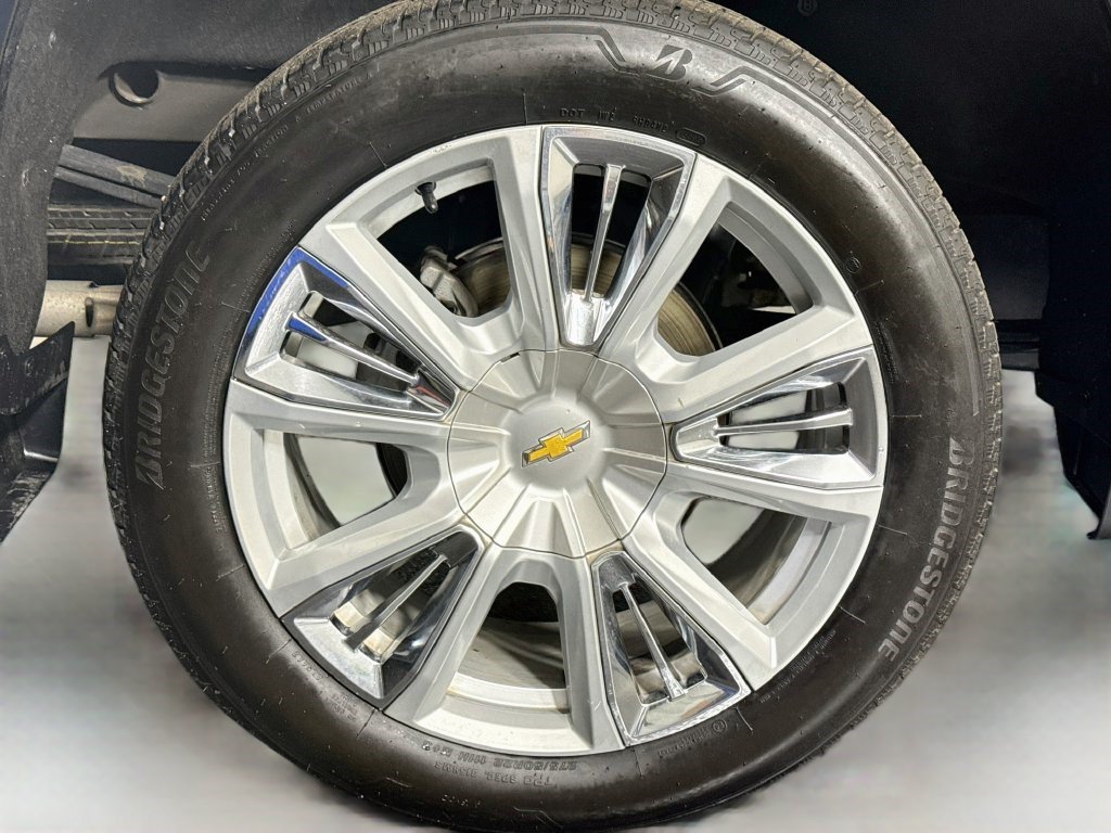 Used 2024 Chevrolet Silverado 1500 High Country AWD/4WD image 32