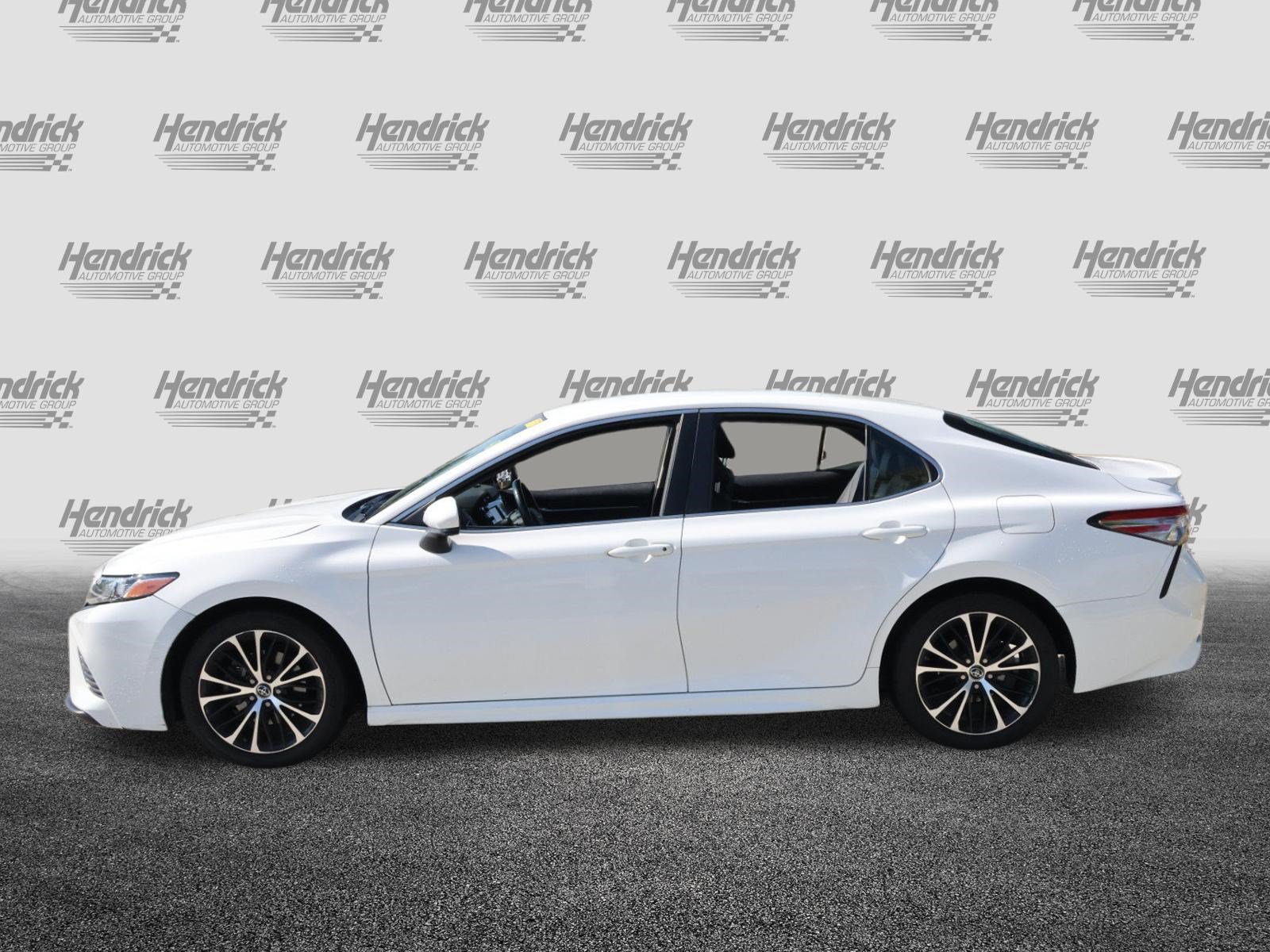 Used 2018 Toyota Camry SE FWD image 6