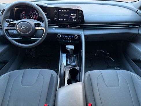 Used 2021 Hyundai Elantra SEL image 9