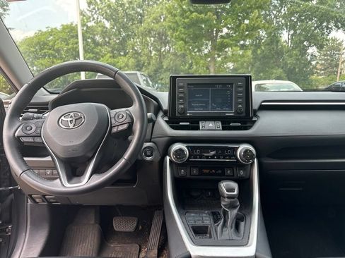 Used 2021 Toyota RAV4 XLE Premium AWD/4WD image 23