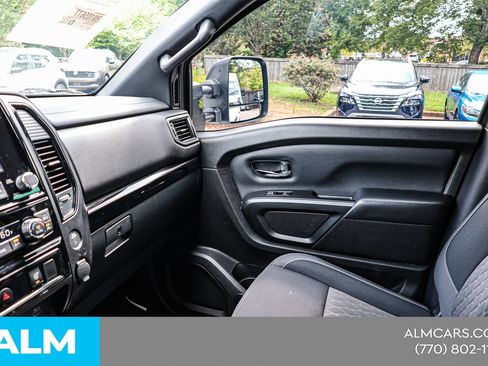 Used 2024 Nissan Titan SV w/ SV Convenience Package RWD image 36
