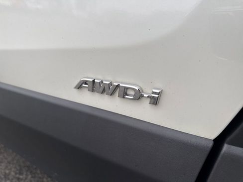 Used 2018 Toyota RAV4 Limited image 12