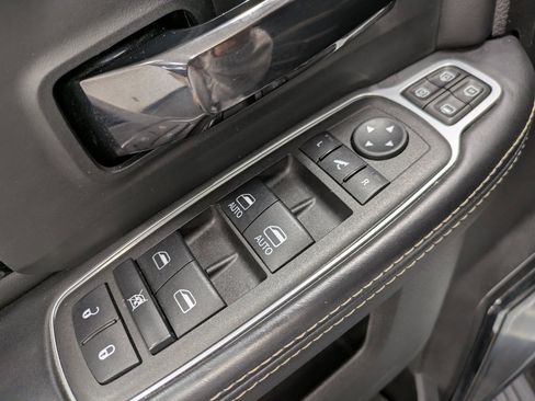 Used 2024 RAM 2500 Limited image 9