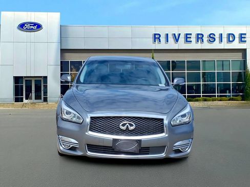 Used 2018 INFINITI Q70 Luxe w/ Proactive Package RWD image 2