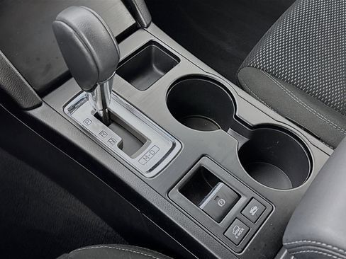 Used 2018 Subaru Outback 2.5i Premium image 16