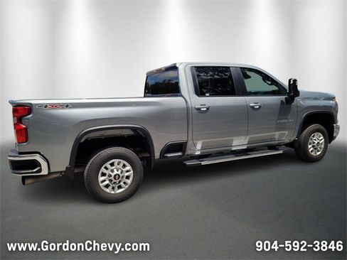 Used 2024 Chevrolet Silverado 2500 LT image 5