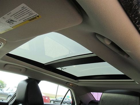 Used 2015 Chrysler 300 C w/ Light Group image 36