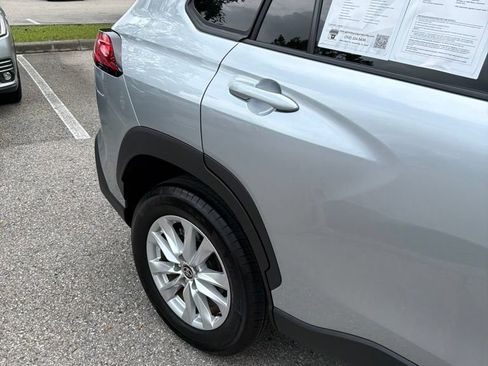 Certified 2025 Toyota Corolla Cross LE FWD image 4