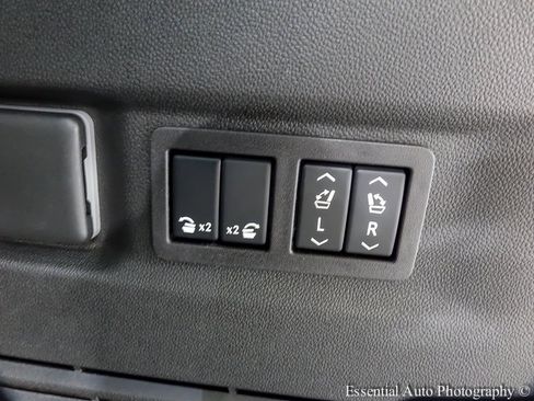 New 2026 Chevrolet Suburban Premier image 25