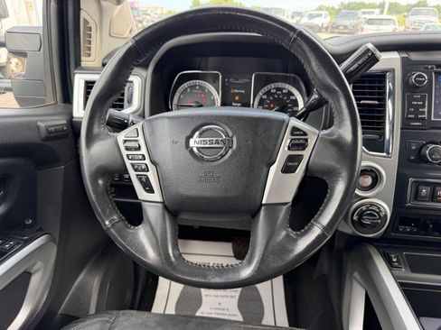Used 2017 Nissan Titan SL AWD/4WD image 11