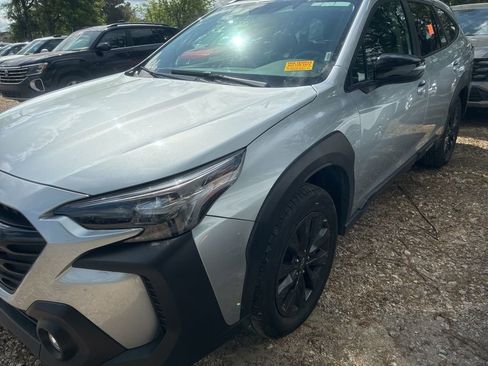 Used 2025 Subaru Outback Onyx Edition image 1