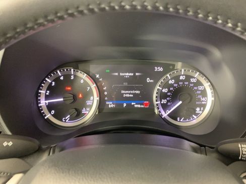 Used 2024 Toyota Highlander LE image 21