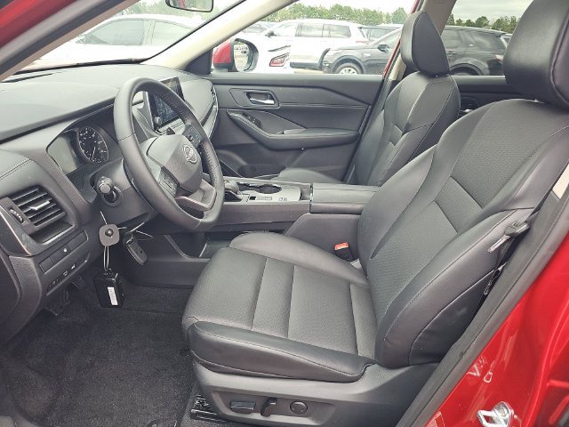 Certified 2026 Nissan Rogue SV w/ SV Premium Package FWD image 6