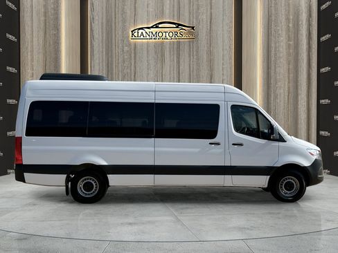Used 2025 Mercedes-Benz Sprinter 2500 image 8