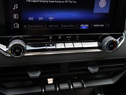 Used 2024 Chevrolet Colorado Trail Boss w/ Technology Package image 25