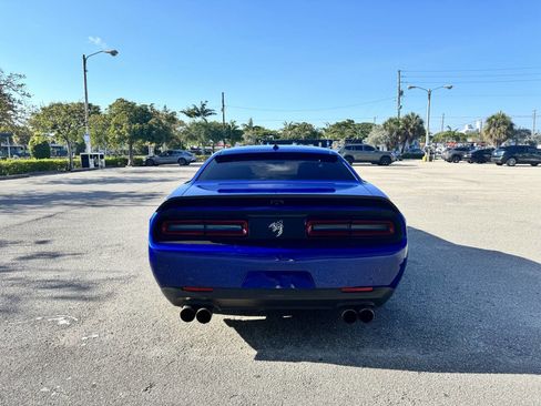 Used 2018 Dodge Challenger R/T Scat Pack w/ Leather Interior Group RWD image 6