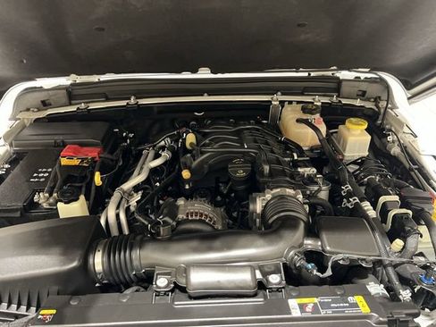 Used 2022 Jeep Gladiator Overland w/ Popular Equipment Package AWD/4WD image 26