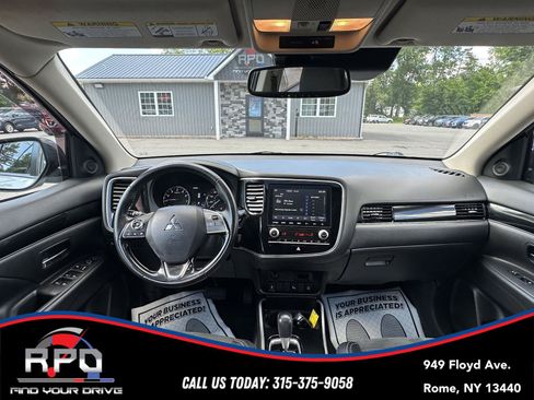 Used 2020 Mitsubishi Outlander SE AWD/4WD image 10