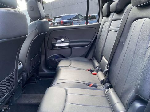 Used 2022 Mercedes-Benz GLB 250 w/ Premium Package Lite image 11