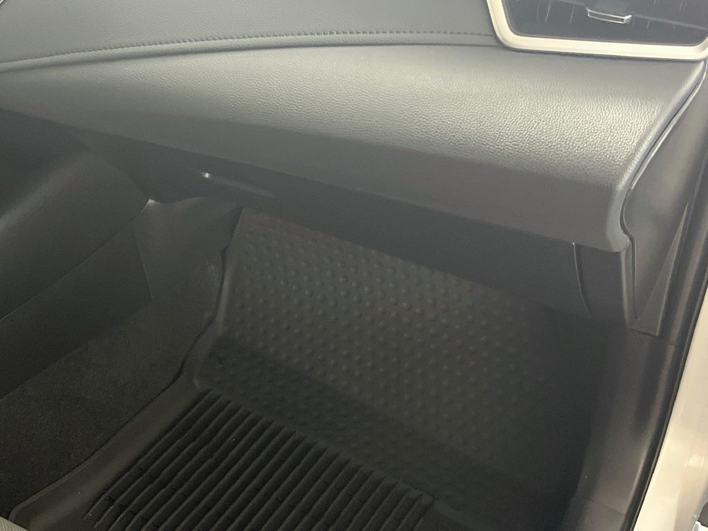 Used 2022 Toyota Corolla SE FWD image 32