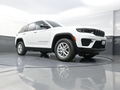 Used 2026 Jeep Grand Cherokee Laredo X AWD/4WD image 19