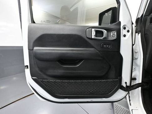 Used 2019 Jeep Wrangler Unlimited Sahara AWD/4WD image 19