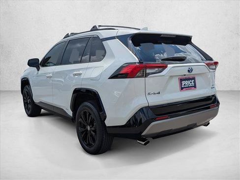 Used 2022 Toyota RAV4 SE AWD/4WD image 8