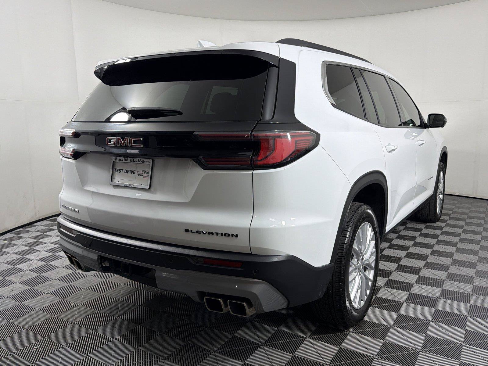 Used 2025 GMC Acadia Elevation w/ Elevation Premium Package FWD image 6