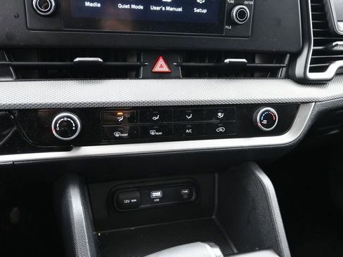 Used 2025 Kia Sportage LX AWD/4WD image 19